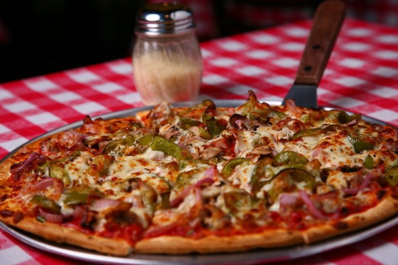 Pizzeria Aroma 1125 W Berwyn Ave, Chicago, IL 60640